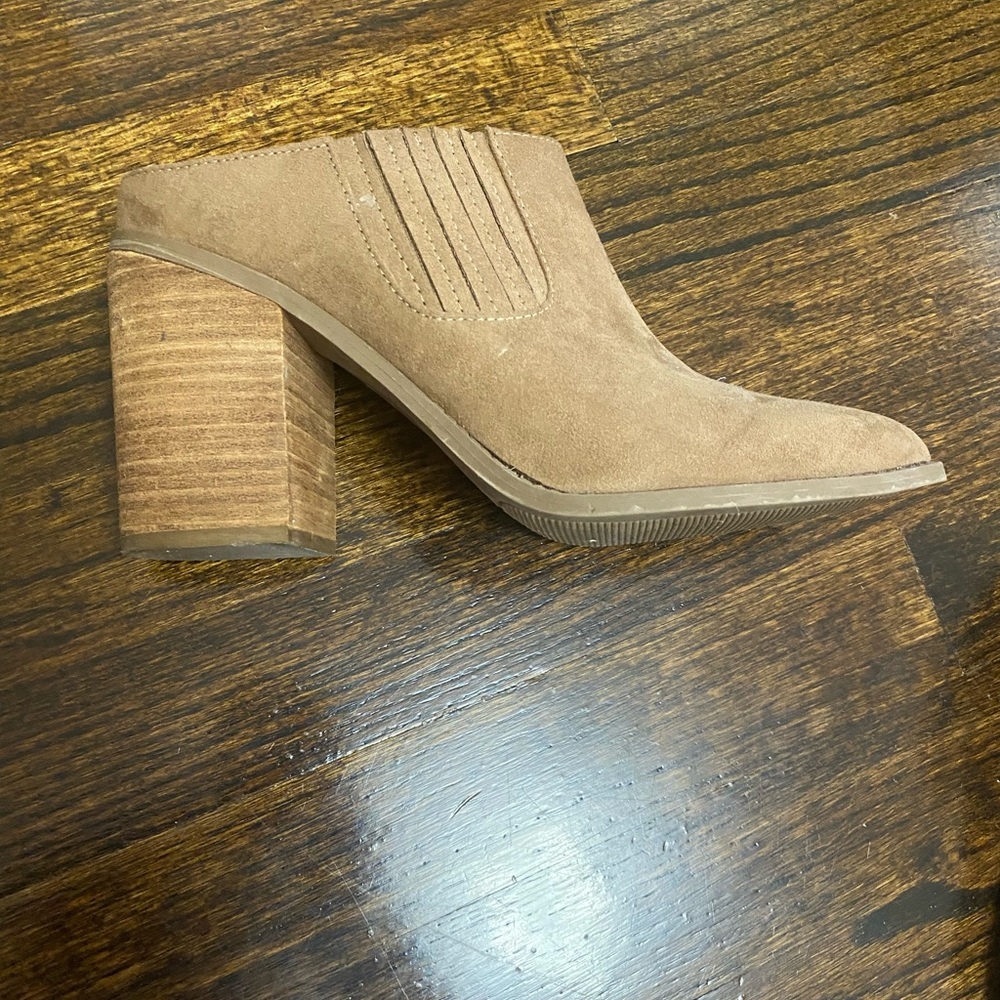 Madden Girl Tan Suede Mules, chunky heel